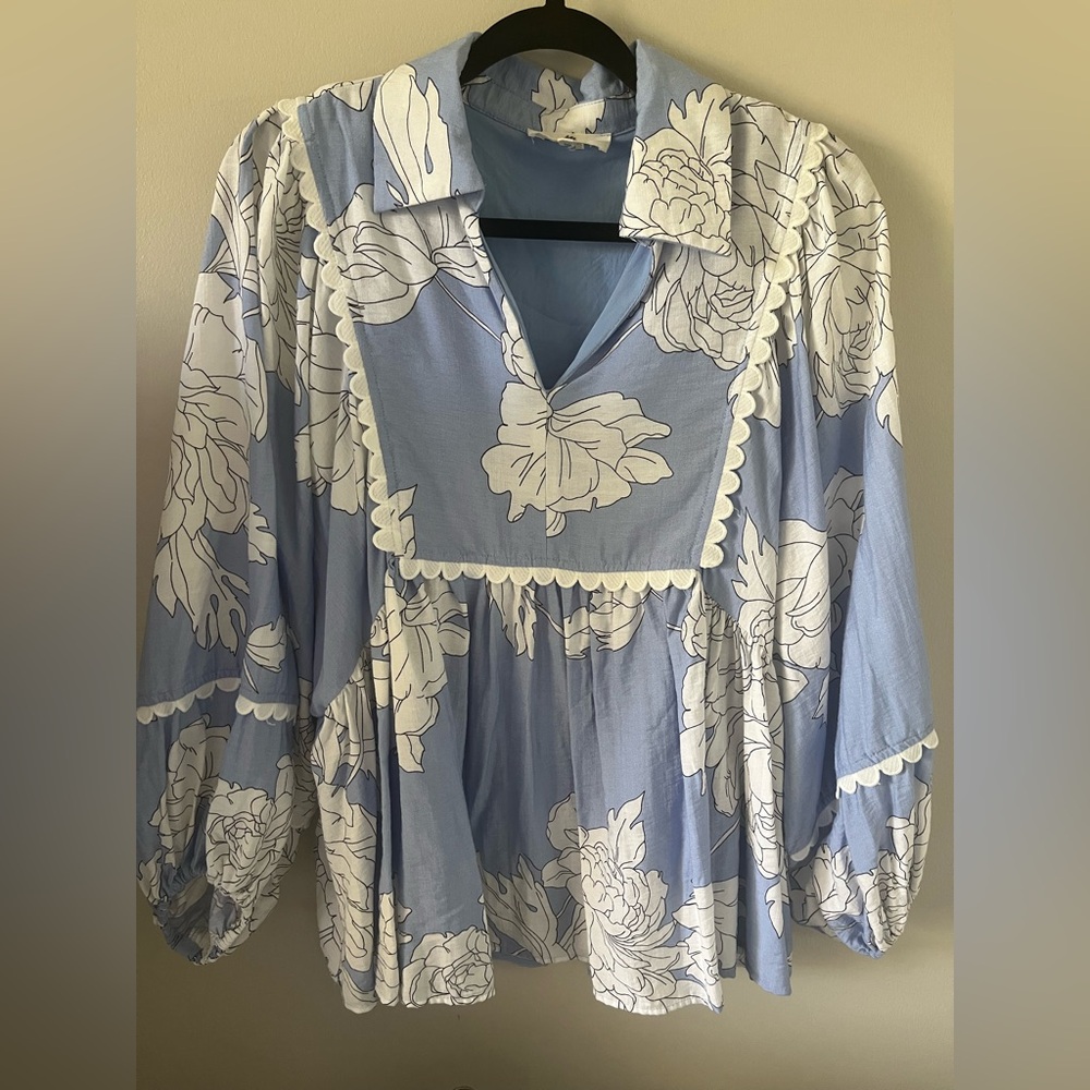 Entro Blue and White Floral Blouse